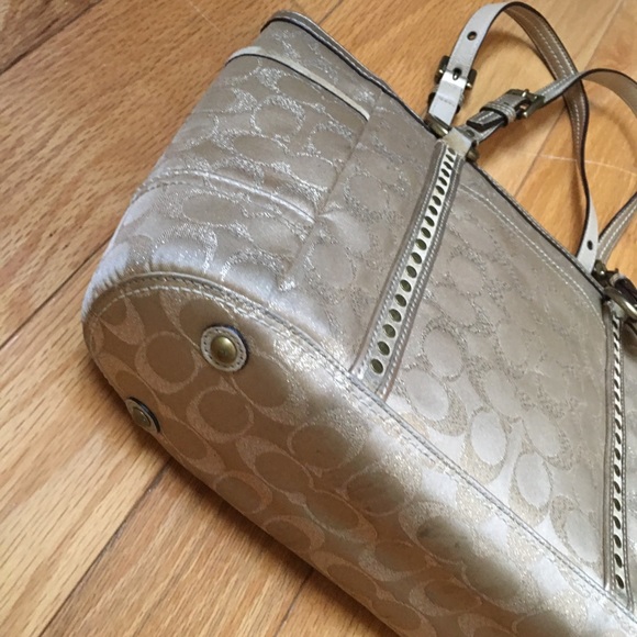 Coach Gold Purse With Metallic Sparking Logo - Picture 3 of 9